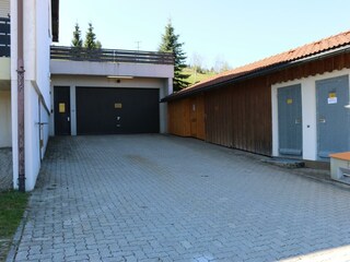 Einfahrt zur Garage