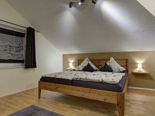 Schlafzimmer 2 mit Doppelbett