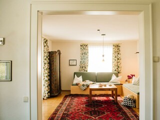 Blick von Esszimmer ins Wohzimmer Hochparterre