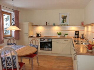 Küche mit Sitzgruppe