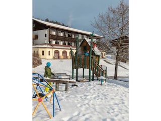 Spielplatz im Winter