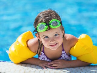 Schwimmkurs im Resort