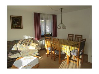 FeWo Schlafcouch, Esstisch