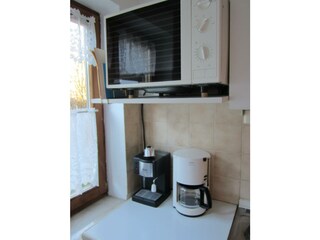 FeWo Küche Mikrowelle, Espressomaschine