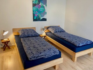 Schlafzimmer 1