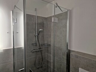 Flache Dusche