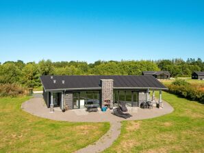Holiday house Luxury Lakeside Retreat with Spa-By Traum - Fjellerup Beach - image1