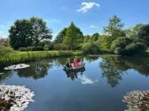 Schwimmteich im Garten