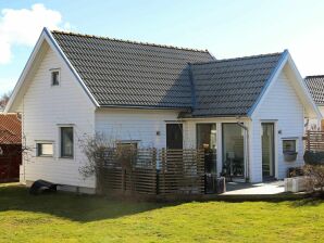 Holiday house 4 person holiday home in FALKENBERG - Falkenberg (Sweden) - image1