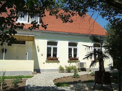 Ferienwohnung "Zur Alten Schule" Neuburxdorf