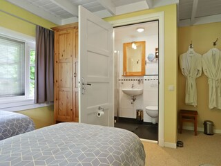 Bedroom with Bathroom en-suite