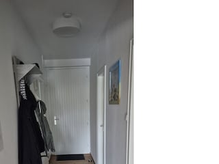 Flur frisch renoviert und neuer massiv Holzboden