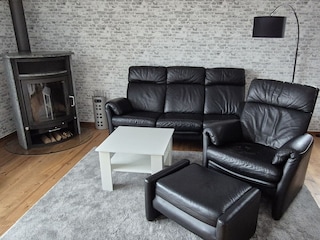 Wohnzimmer frisch renoviert  neuer massiv  Holzboden