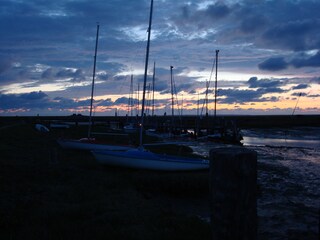 Blaue Stunde am Hafen