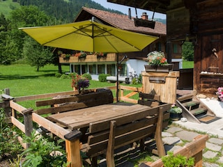 Sitzplatz mit Schirm