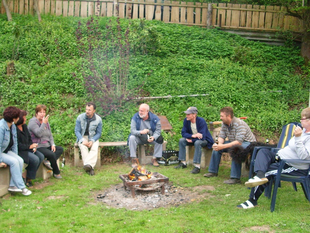 Lustige Lagerfeuerrunde