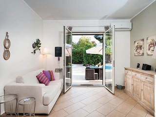 Villa Ragalna Características 16