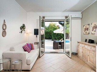 Villa Ragalna Características 16