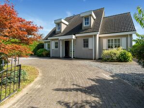 Exclusive villa in Zeewolde with a terrace - Ermelo - image1