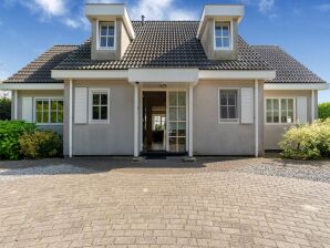 Exclusive villa in Zeewolde with a terrace - Ermelo - image1