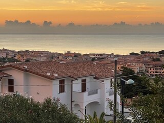 Haus steht am Fusse des Monte Longu