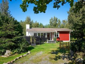 4 Personen Ferienhaus in Aakirkeby - Sømarken - image1