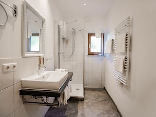 2  Badezimmer  mit DU/WC