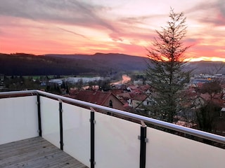 Auf dem Balkon mit Aussicht auf Treffurt.