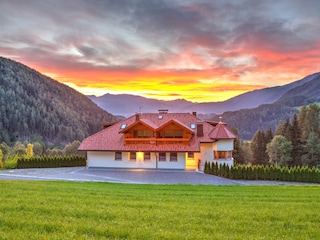 Morgenrot am Bauernhof Unterguggenberg