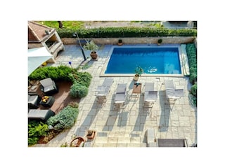 Pool und Garten
