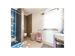 Badezimmer 1-EG