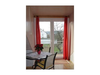 Portugieser-Eßplatz Blick zum Garten