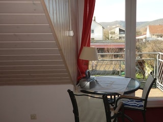 Portugieser-Tisch-Blik zum Garten