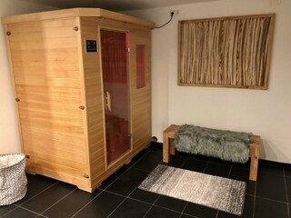Infrarotsauna mit Farbtherapie bis 3 Personen