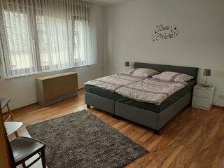 Schlafzimmer 2
