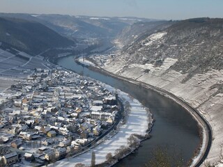 Blick auf Ernst in Richtung Cochem