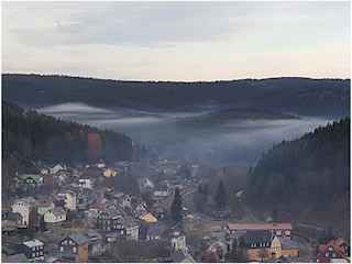 Blick vom Schlossberg zum Bahnhof Stützerbach