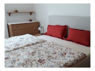 Schlafzimmer .