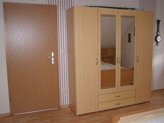 Schlafzimmerschrank Dachgeschoss