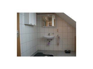 Badezimmer Dachgeschoss j