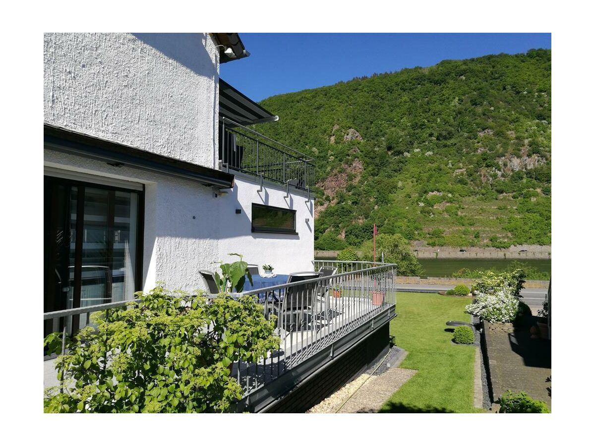 Terrasse mit Moselblick