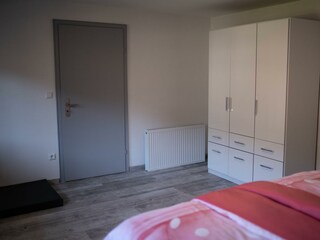 Schlafzimmer-Kleiderschrank