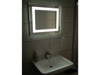 Waschbecken-beleuchteter Spiegel