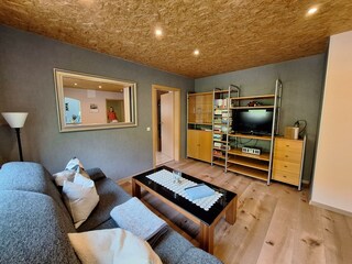 Wohnzimmer mit SAT-TV