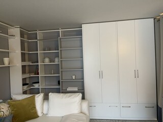Wohnraum mit Schrank