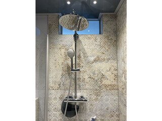 Badzimmer mit Dusche
