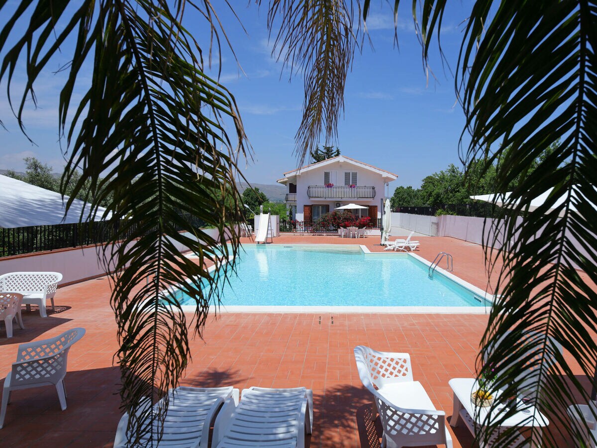 Vacation apartment with pool in southeast Sicily