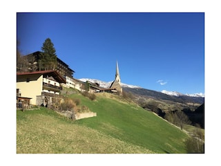 Blick vom Balkon auf Pfarrkirche Heiligenblut