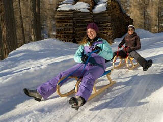 Rodelspaß (c)HT-NPR, K. Dapra (2)