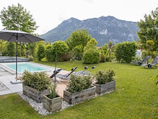 Garten mit Blick in die Berge